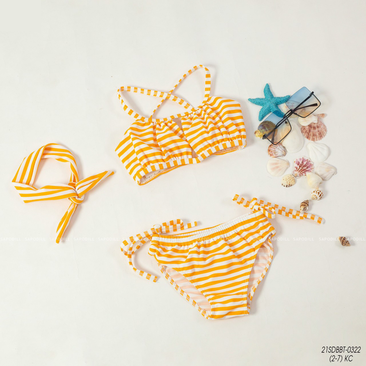 Bộ bơi cho bé gái với thiết kế croptop đan dây trendy kết hợp với quần bơi cá tính